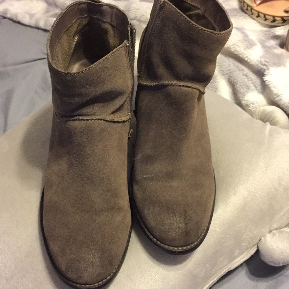 Steve Madden Zippered Short Boots Size 91/2